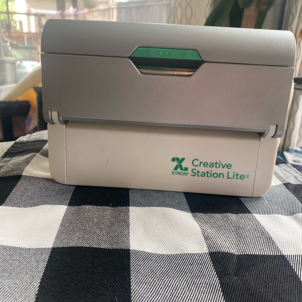 Xyron Creative Station Lite 5" Machine-White/Silver